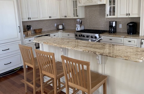Beach Haven Gardens House | On beach block with heated private pool (in between Bay Village and Nardi's)