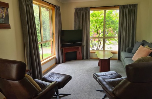 Bright Villa | On beautiful Delany Avenue