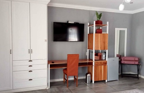 Bayswater House | On Hill Lodge