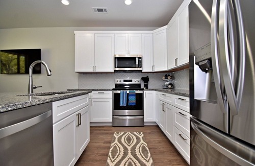 Point Venture Condo | On Lake Time - 3 Bed/2.5 Bath Pet Friendly Condo in Point Venture - All Amenities Included