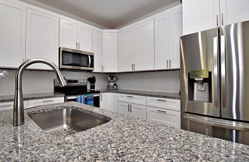 Point Venture Condo | On Lake Time - 3 Bed/2.5 Bath Pet Friendly Condo in Point Venture - All Amenities Included