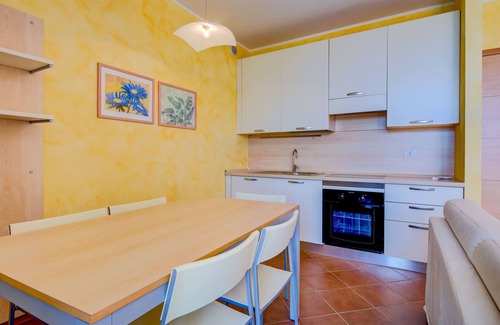 Padenghe sul Garda Apartment | On Lakeside with 3 Pools and Tennis Courts - Apartment Azzurro
