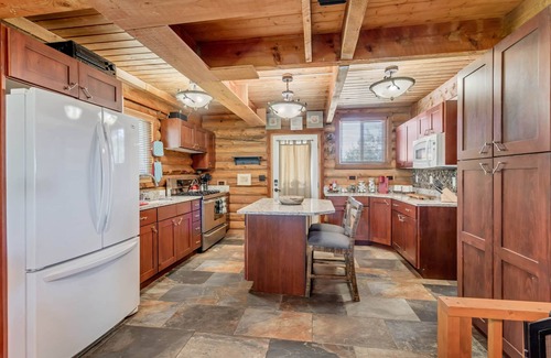 Tollgate Canyon Cabin | On Mountain Time Cabin