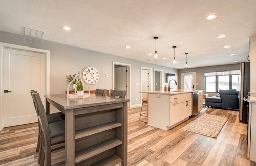 May City Condo | On Par Silver Lake Condo