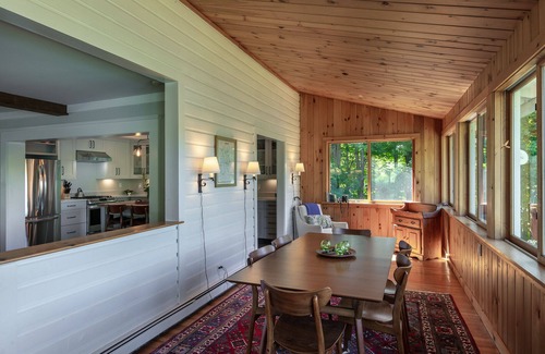 Barnard House | On Silver Lake. Close to Woodstock & Ski Areas
