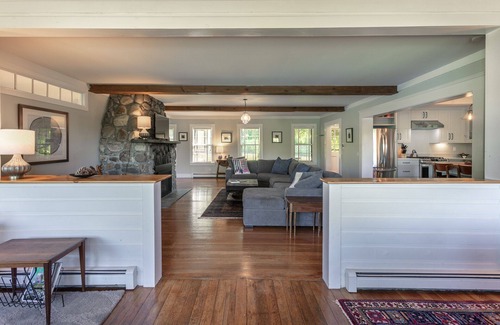Barnard House | On Silver Lake. Close to Woodstock & Ski Areas
