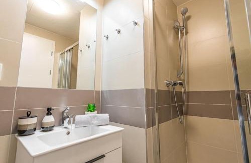 Kosire Apartment | On-site Free Parking, 12 to min Centre, Supermarket
