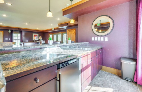 Kingsport House | On-Site Hiking: 'Bays View Lodge' in Kingsport!