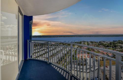 Daytona Beach Shores Apartment | On the Beach-2/Br 2/Bath, 26th floor! Spectacular views of Ocean & River