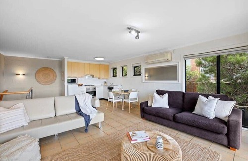 Torquay Apartment | On The Esplanade - Seafront Apartment