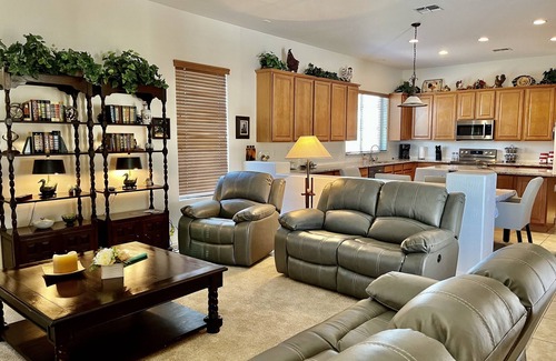 San Tan Valley House | On the Green Golf Retreat, One Level, 4 BD, 3BA!