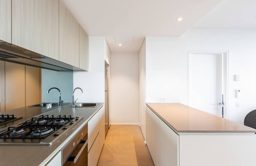 Docklands Apartment | On the River A Resort style Retreat in Docklands