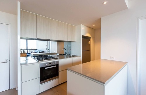 Docklands Apartment | On the River A Resort style Retreat in Docklands