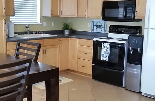 Matagorda House | On the river, Wifi, Lighted pier, Private Road, Beautiful sunsets!