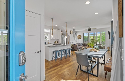 Ottawa House | On The Rocks | 3 Bed, 3 Bath