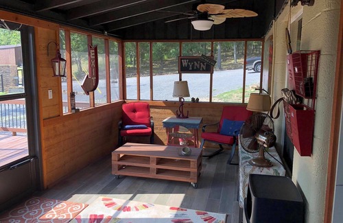 Cookson Cabin | On The Rocks Cabin at Lake Tenkiller