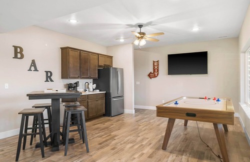 Indian Point Condo | On The Rocks - Home for 16!