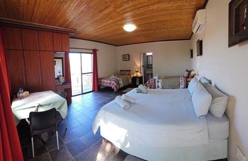 Okaukuejo House | Onduri Lodge - In Okaukuejo