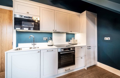 Hoylake Apartment | One Bed Luxury Hoylake Penthouse