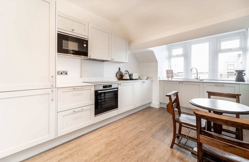 Hoylake Apartment | One Bed Luxury Hoylake Penthouse