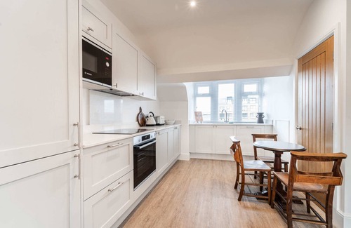 Hoylake Apartment | One Bed Luxury Hoylake Penthouse