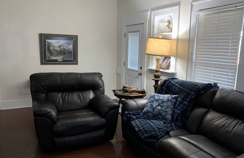 Batesville House | One Bedroom and One Shared Bathroom in Historic Downtown Batesville.