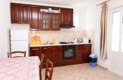 Putnikovic Apartment | One bedroom apartment near beach Kabli, Pelješac (A-10221-a)
