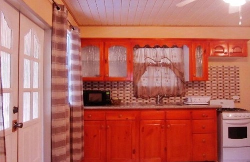 Les Coteaux Bed & Breakfast | ONE BEDROOM APARTMENT