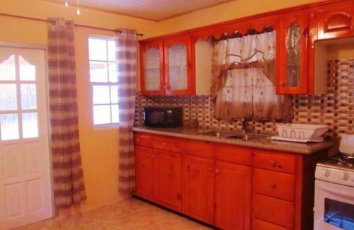 Les Coteaux Bed & Breakfast | ONE BEDROOM APARTMENT
