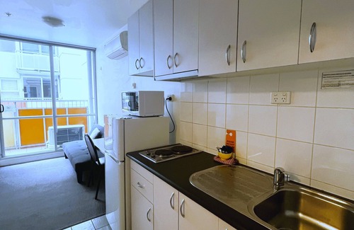 Carlton South Apartment | One-Bedroom Apartment | Melbourne CBD | Wifi Included