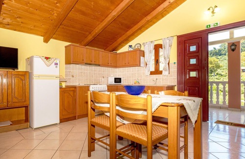 Ano Vasilikos Apartment | One-Bedroom Apartment - Arazzo Apartments