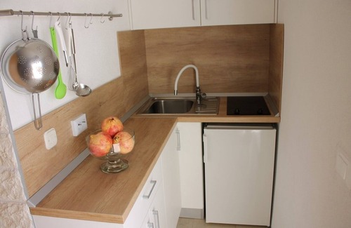 Gorinka Apartment | One bedroom apartment with balcony and sea view Makarska (A-21911-d)