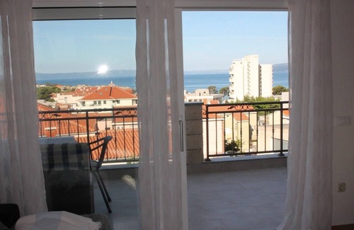 Gorinka Apartment | One bedroom apartment with balcony and sea view Makarska (A-21911-d)
