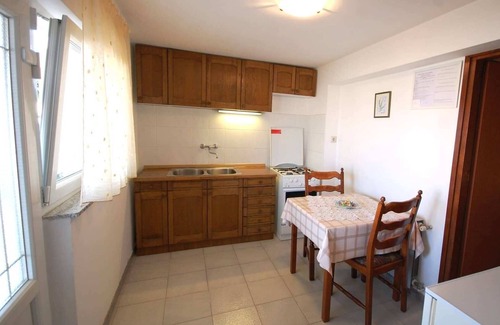 Njivice Apartment | One bedroom apartment with terrace Njivice, Krk (A-21858-a)