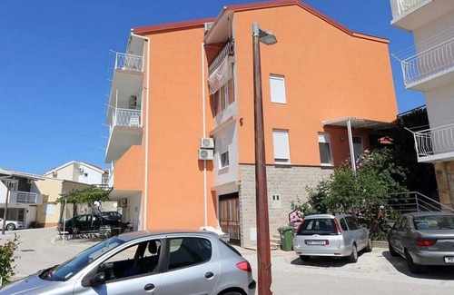 Blato Apartment | One bedroom apartment with balcony and sea view Živogošće - Blato, Makarska (A-22253-e)