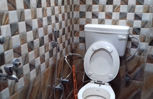 Lajpat Nagar House | One bedroom apartment with attached kitchen and washroom along with fridge