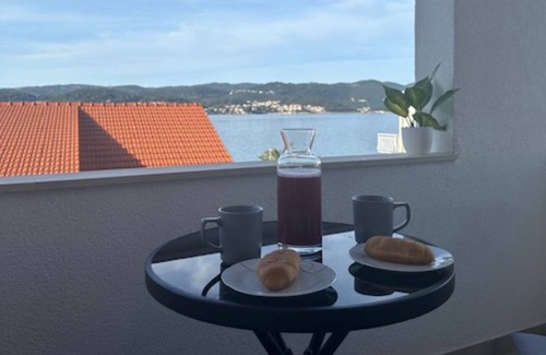 Kuciste Apartment | One Bedroom Apartment with Sea View