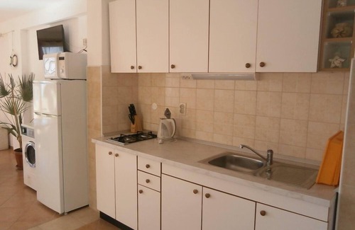 Igrane Apartment | One bedroom apartment with balcony and sea view Igrane, Makarska (A-13535-a)