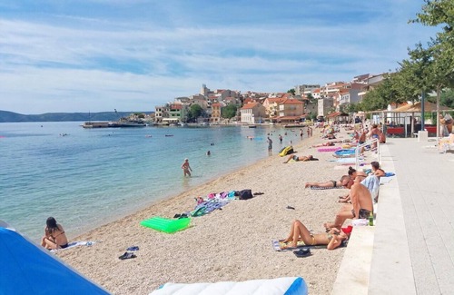 Igrane Apartment | One bedroom apartment with balcony and sea view Igrane, Makarska (A-13535-a)