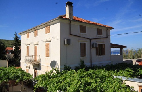 Susak Apartment | One bedroom apartment with terrace and sea view Susak, Lošinj (A-8050-c)