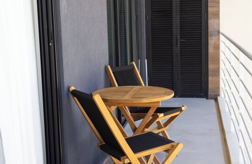 Mandeville Apartment | one bedroom Condo- Heated Pool-Fitness Center- 24 HR gated!