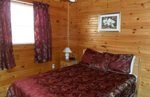 Mayfield Resort | One Bedroom Deluxe Cottage - Sleeps 4