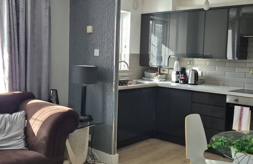 Stoke Mandeville House | One Bedroom House
