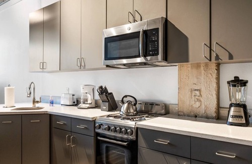 Cedars Apartment | One Bedroom Loft - Located in the Cedars district