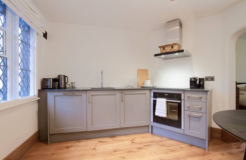 Coventry City Centre Cottage | One Bedroom modern luxury cottage
