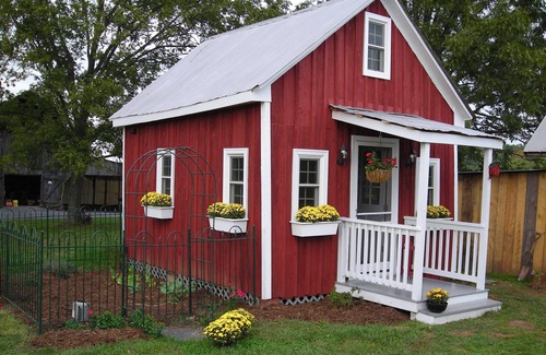 Ridge Cottage | One Bedroom One Bath Cottage On 250 Acre Cattle Farm.
