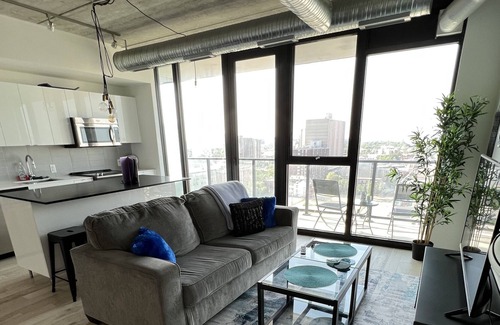 Downtown Winnipeg Apartment | One Bedroom Over Looking the City Laundry Wifi Office Space