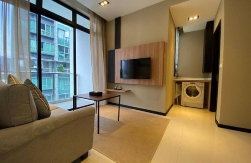 Thomson Road Apartment | One Bedroom Premier with Balcony, 800m from Novena MRT