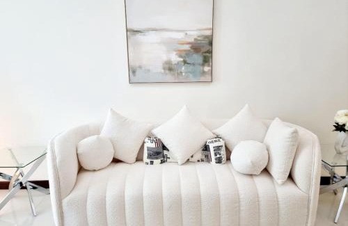 Manama Apartment | One Bedroom White Apartment