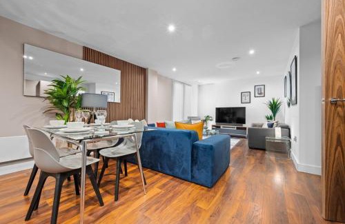 Manchester City Centre House | One Cambridge Residence by COQOON